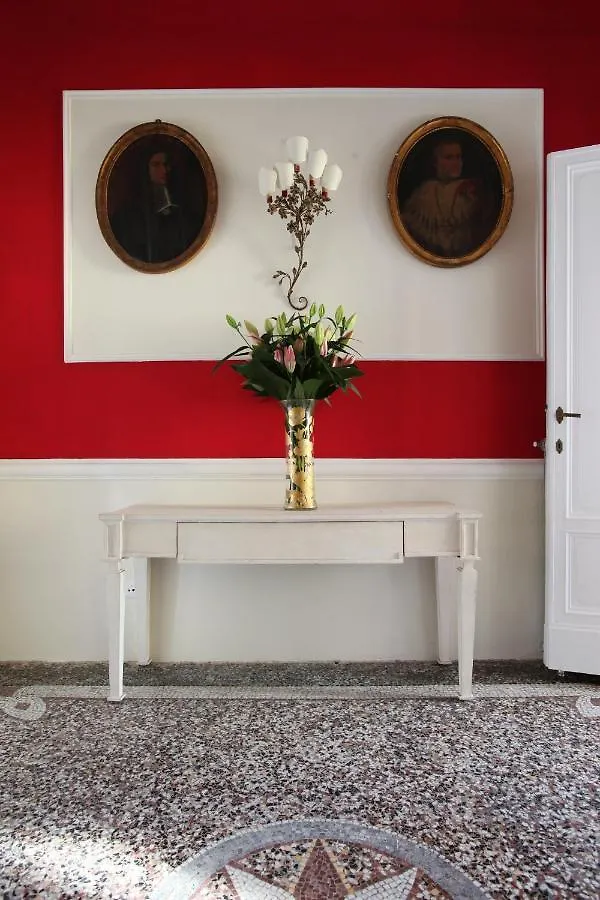 Stars And Stripes Apartment Florence Italy